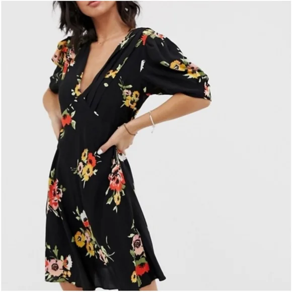NWT Free People Neon Garden Mini Dress Black Floral Size 2 (Fits 4) - Picture 2 of 4